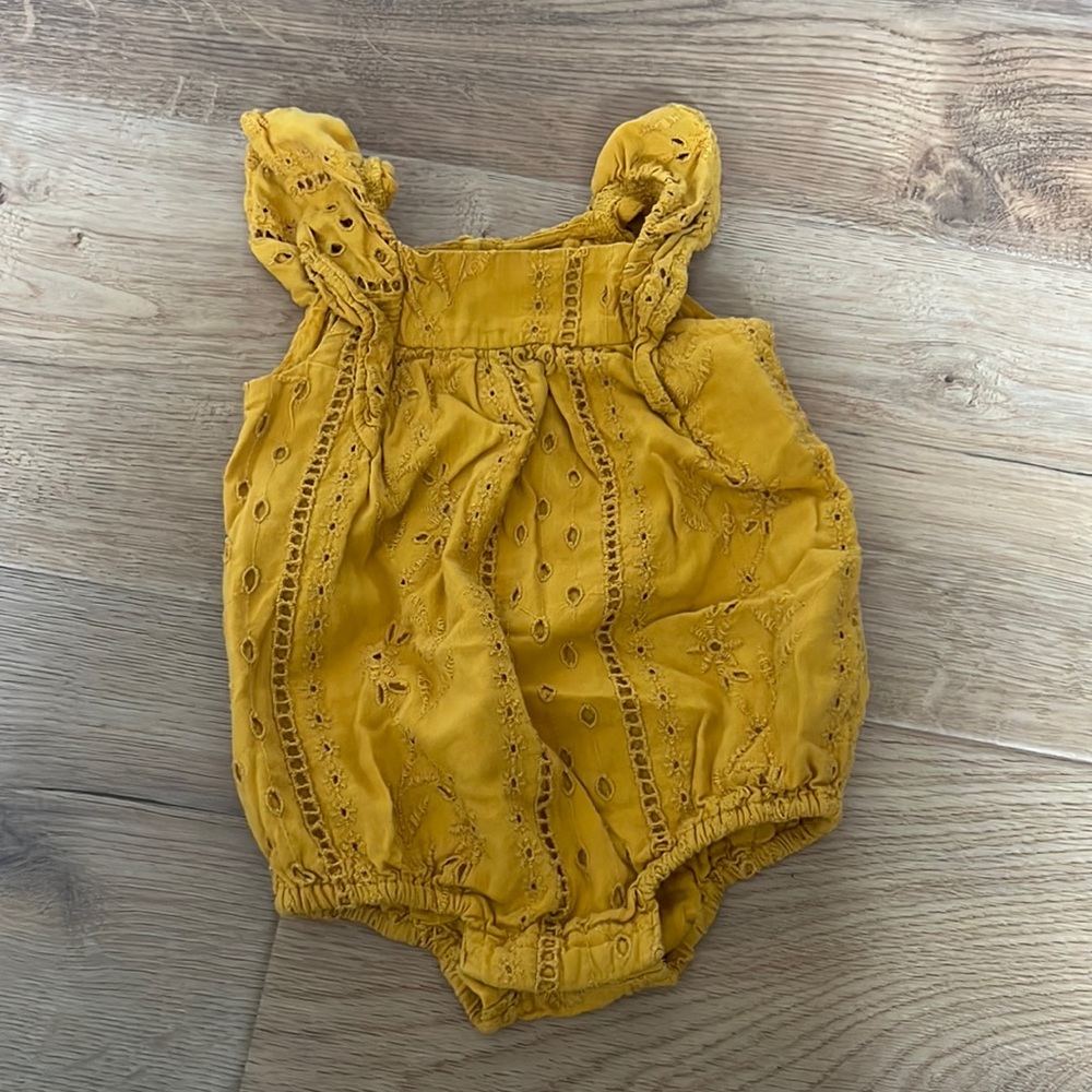 Old navy mustard yellow onsie - 6-12 months.